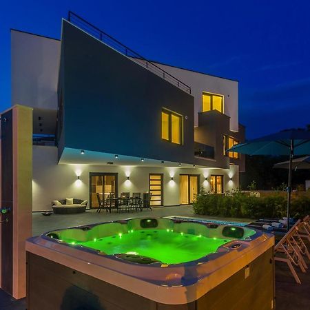 Luxury Apartment Noa ニヴィーチェ エクステリア 写真