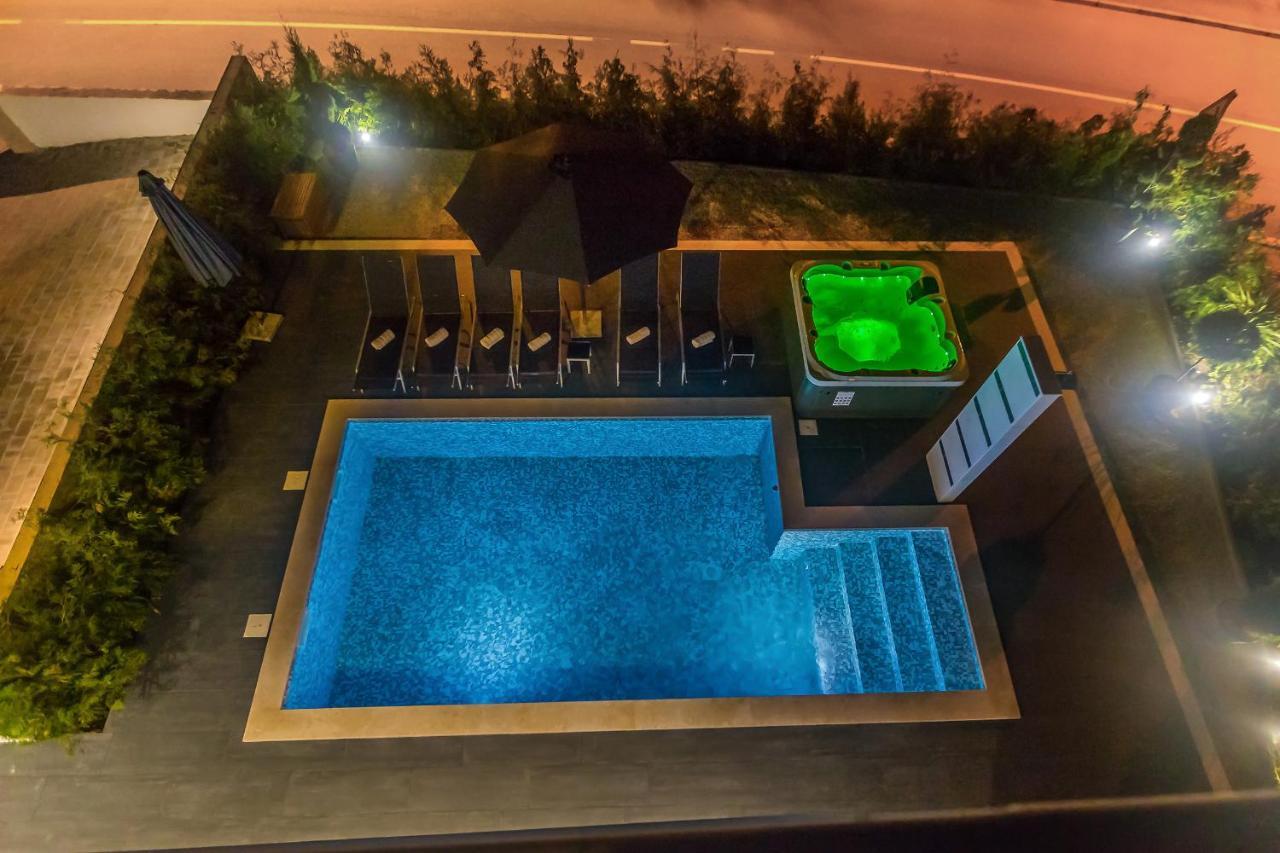 Luxury Apartment Noa ニヴィーチェ エクステリア 写真