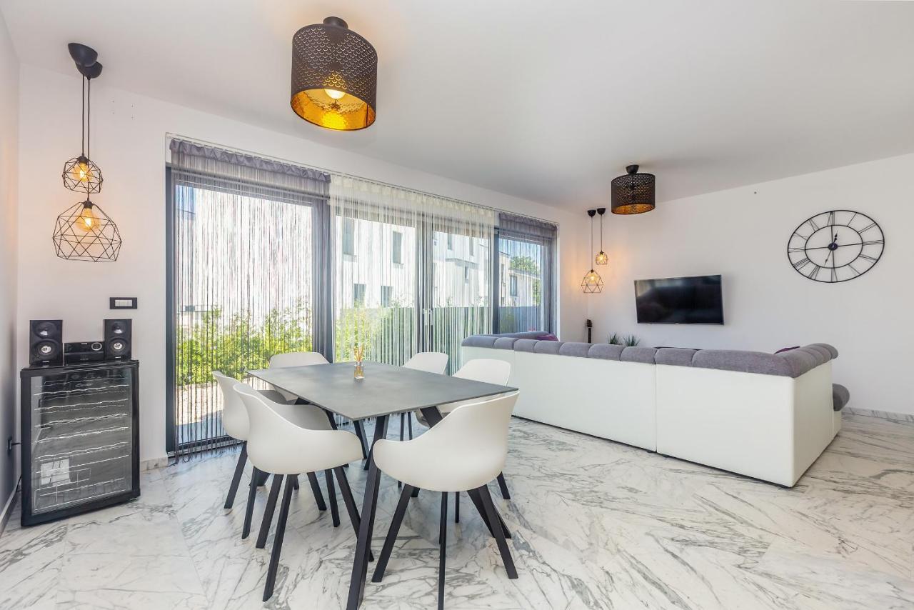 Luxury Apartment Noa ニヴィーチェ エクステリア 写真