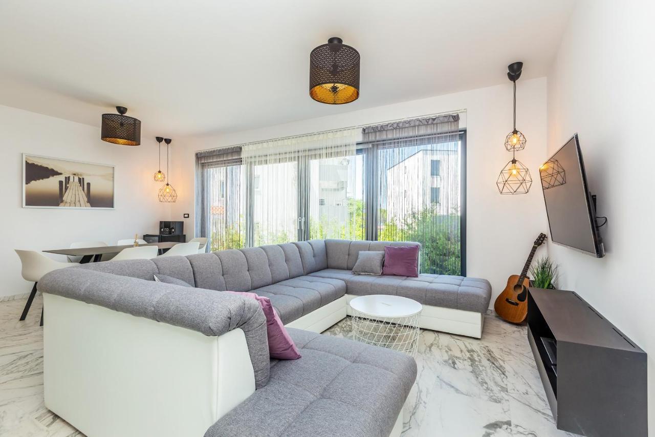 Luxury Apartment Noa ニヴィーチェ エクステリア 写真