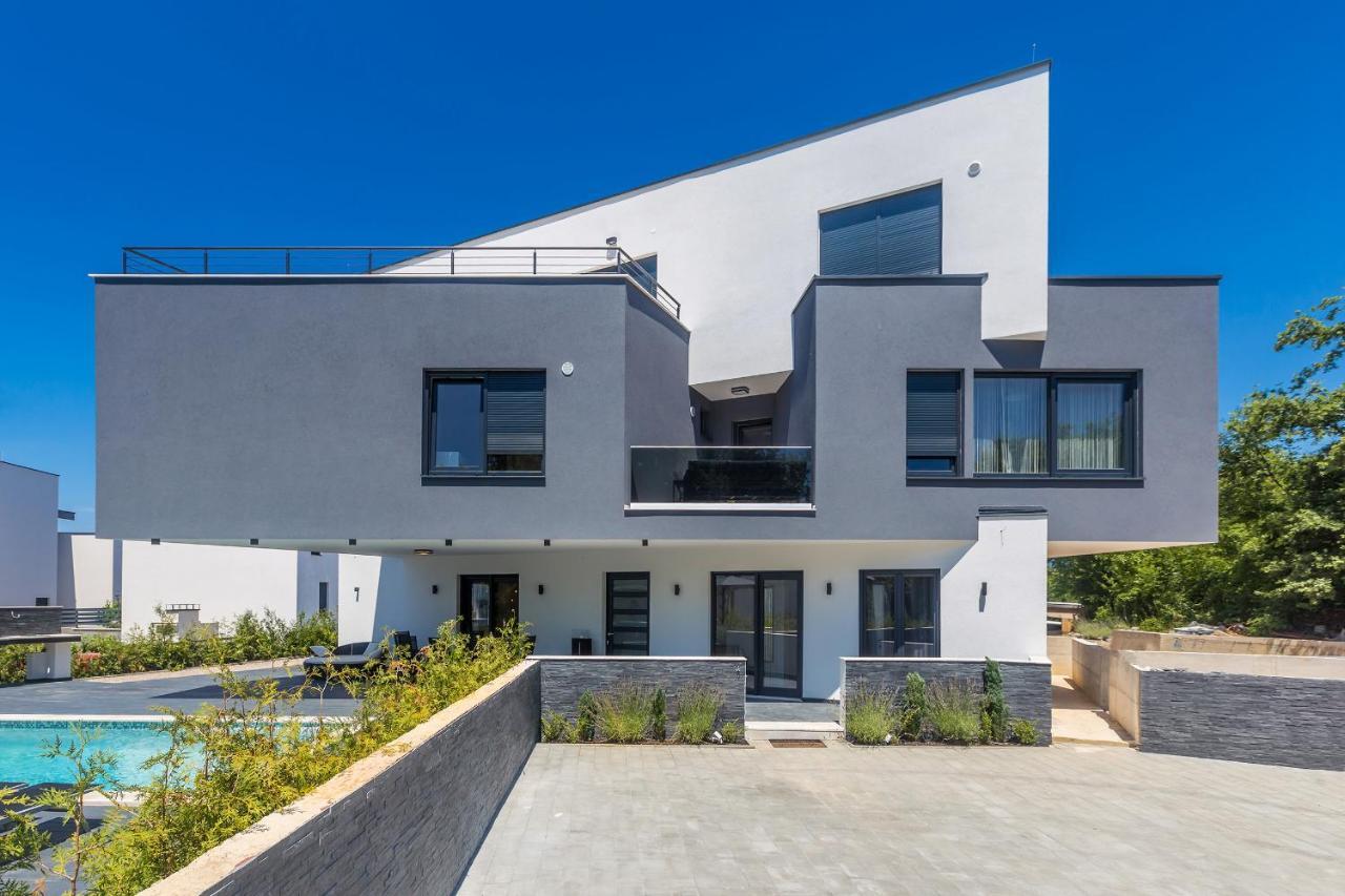 Luxury Apartment Noa ニヴィーチェ エクステリア 写真